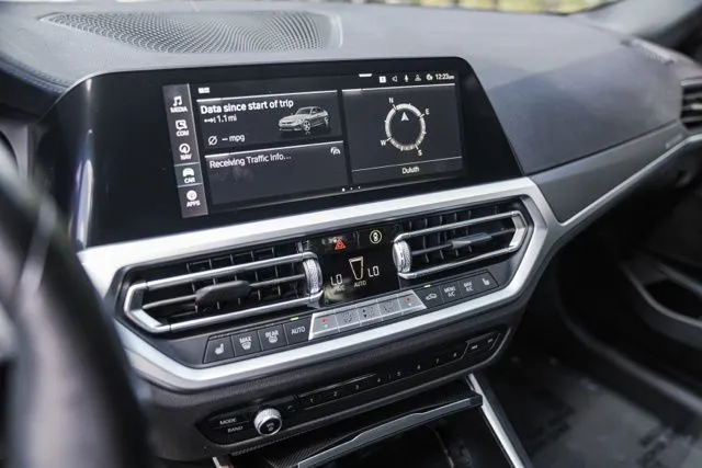 BMW 3 Series photo 34