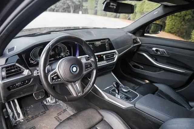 BMW 3 Series photo 24