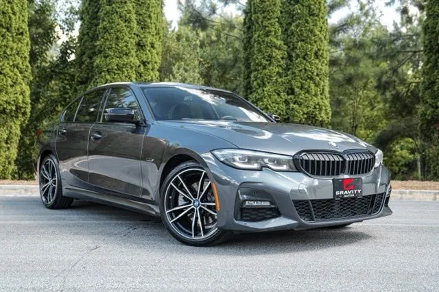 BMW 3 Series photo 5