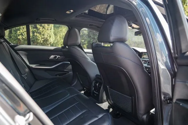 BMW 3 Series photo 39