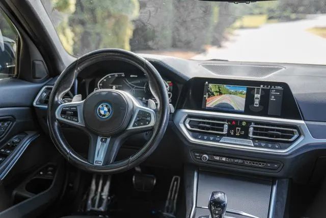 BMW 3 Series photo 25