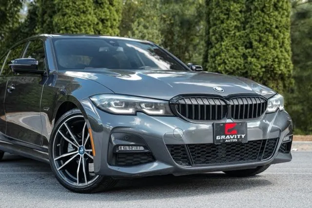 BMW 3 Series photo 6