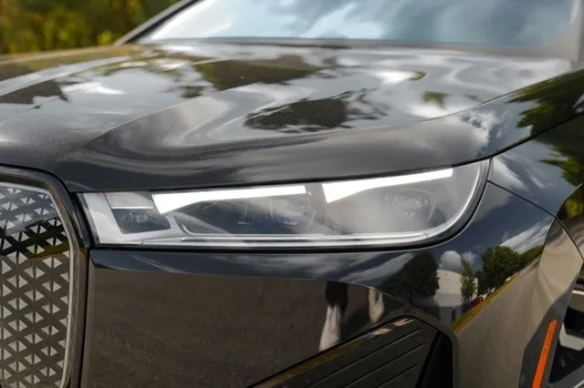 BMW iX photo 4