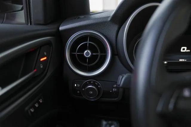 Alfa Romeo Stelvio photo 20