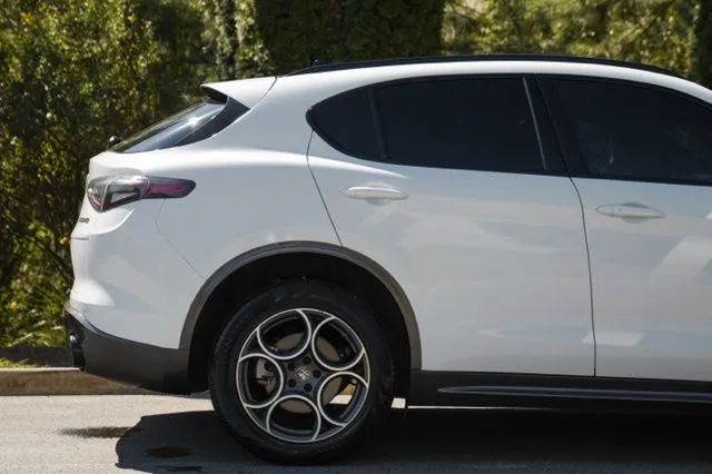 Alfa Romeo Stelvio photo 10