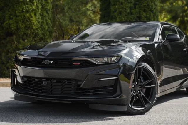 Chevrolet Camaro photo 2
