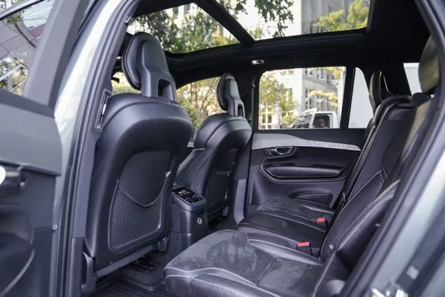 Volvo XC90 Hybrid photo 35