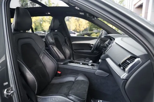 Volvo XC90 Hybrid photo 34