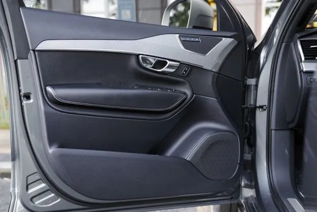 Volvo XC90 Hybrid photo 41
