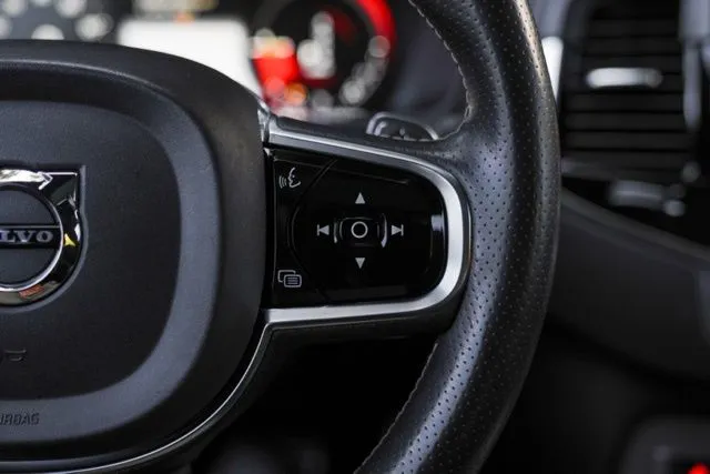 Volvo XC90 Hybrid photo 26