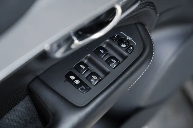 Volvo XC90 Hybrid photo 43