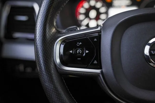 Volvo XC90 Hybrid photo 25