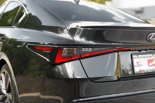 Lexus IS photo 11
