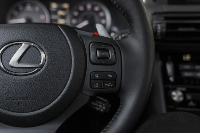 Lexus IS photo 25