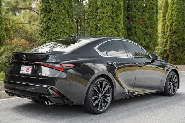 Lexus IS photo 13