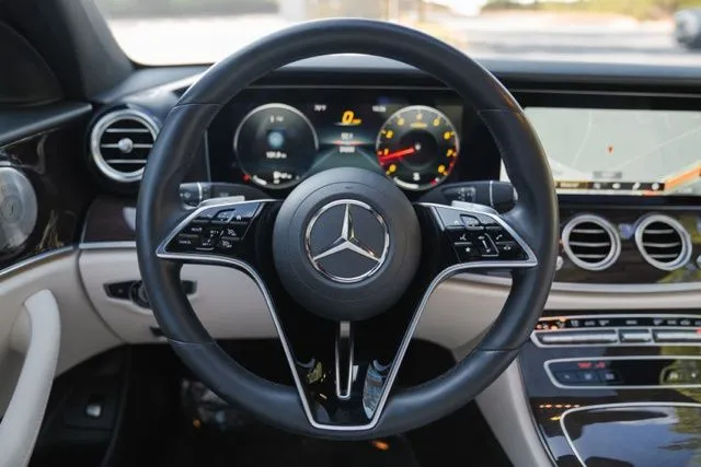 Mercedes-Benz E-Class photo 23