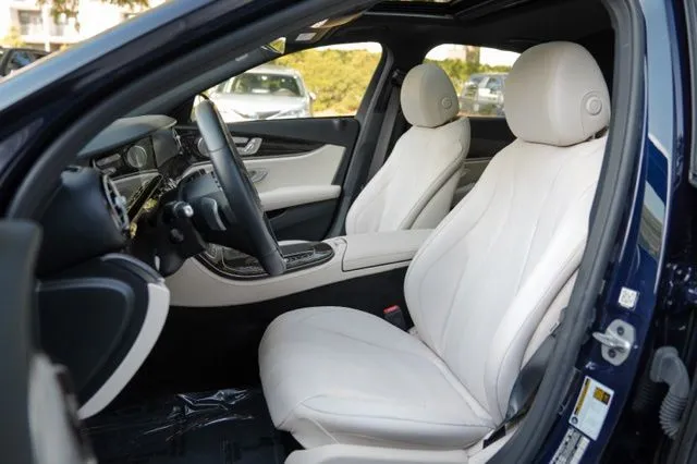 Mercedes-Benz E-Class photo 31