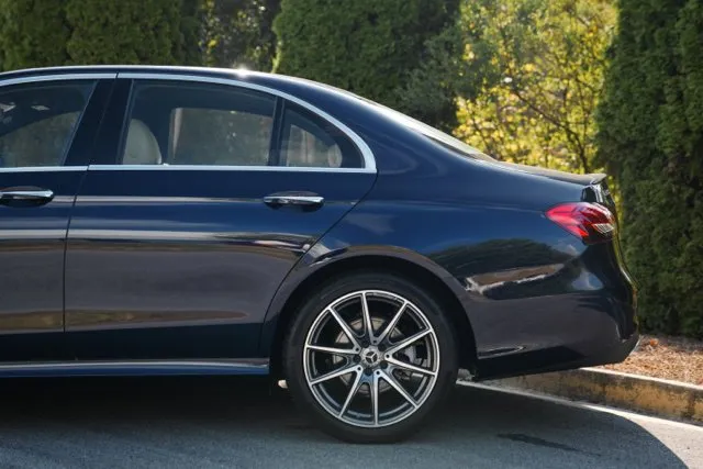Mercedes-Benz E-Class photo 7