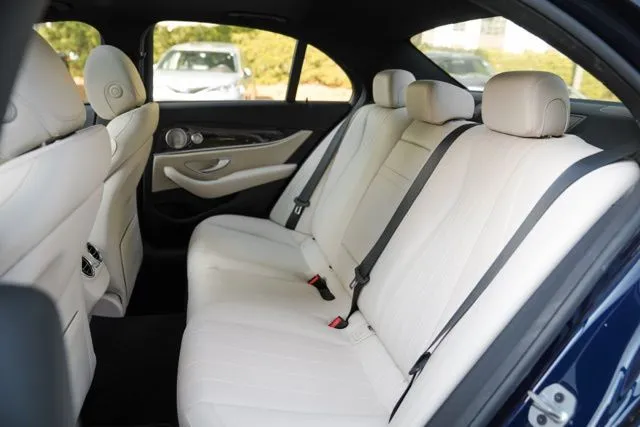 Mercedes-Benz E-Class photo 35