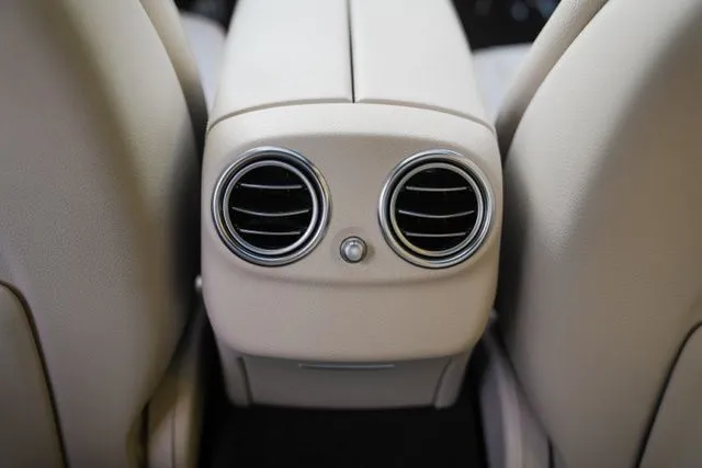 Mercedes-Benz E-Class photo 37