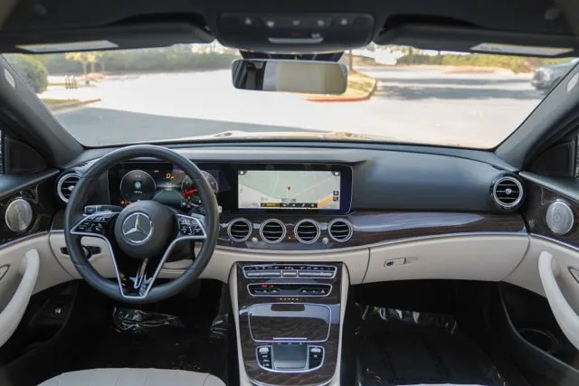 Mercedes-Benz E-Class photo 19