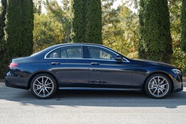Mercedes-Benz E-Class photo 8