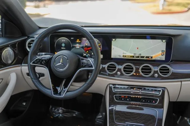 Mercedes-Benz E-Class photo 21