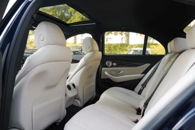 Mercedes-Benz E-Class photo 33