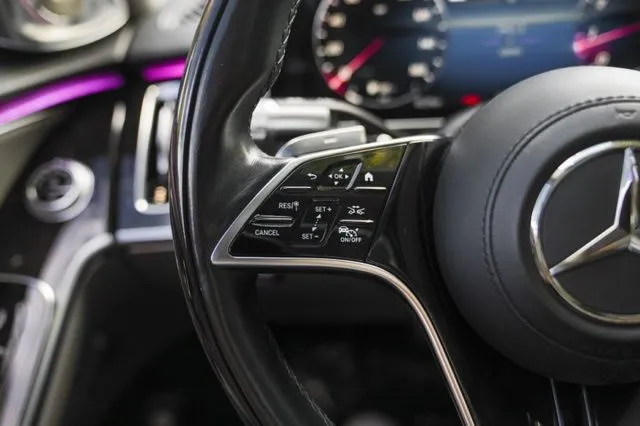 Mercedes-Benz S-Class photo 30