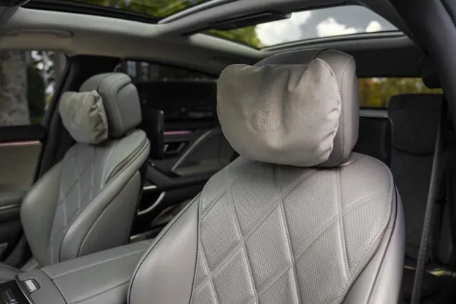 Mercedes-Benz S-Class photo 38