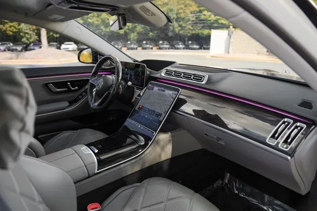 Mercedes-Benz S-Class photo 24
