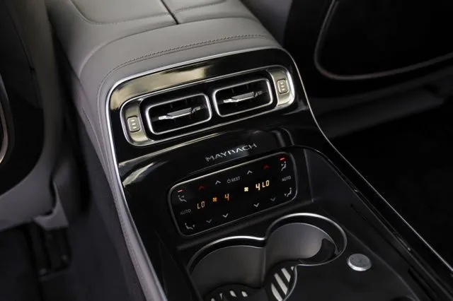 Mercedes-Benz S-Class photo 46