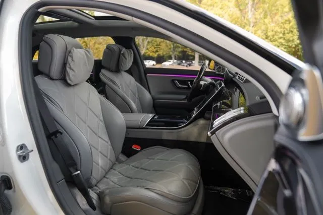 Mercedes-Benz S-Class photo 39