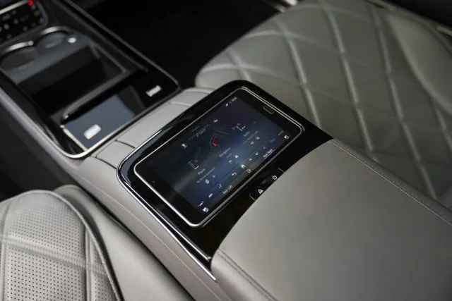 Mercedes-Benz S-Class photo 48