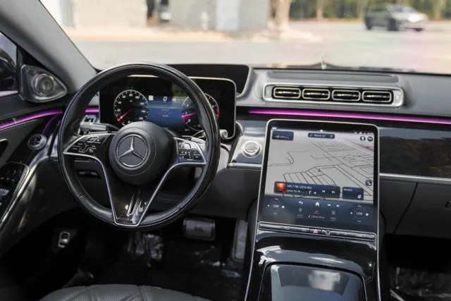 Mercedes-Benz S-Class photo 26