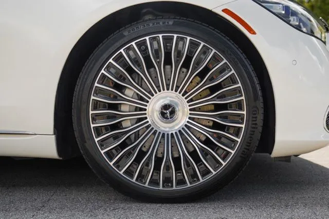 Mercedes-Benz S-Class photo 21
