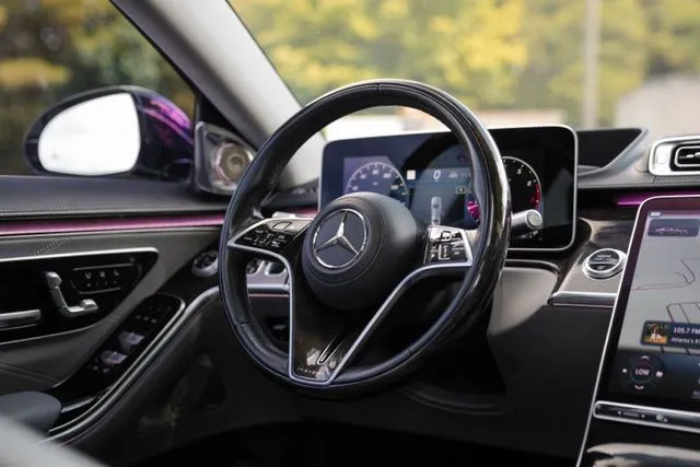 Mercedes-Benz S-Class photo 28