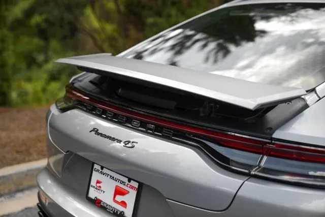 Porsche Panamera photo 15
