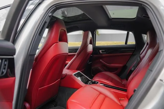 Porsche Panamera photo 31