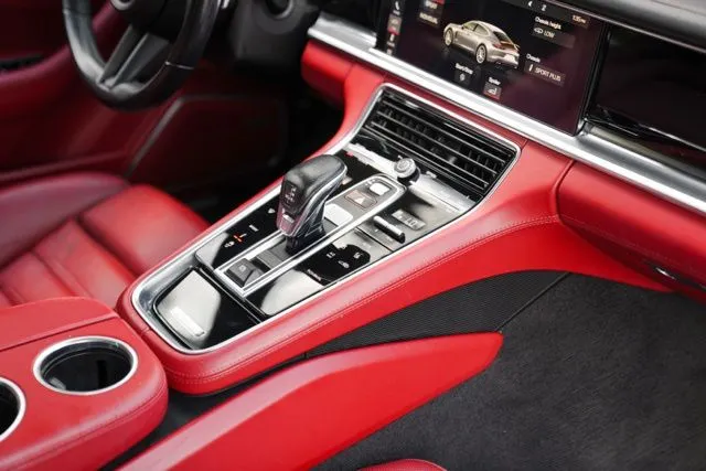 Porsche Panamera photo 27