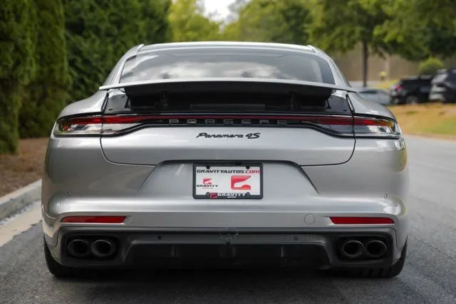 Porsche Panamera photo 17