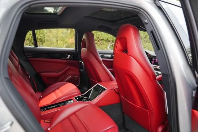 Porsche Panamera photo 32