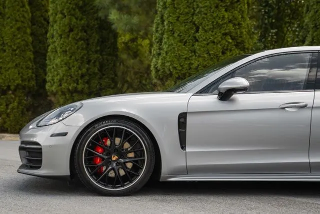 Porsche Panamera photo 6