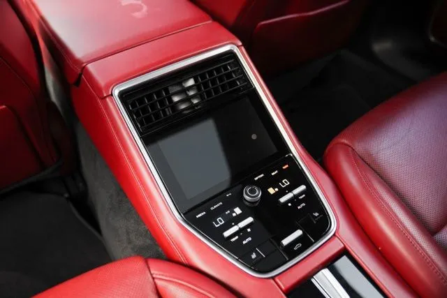 Porsche Panamera photo 35