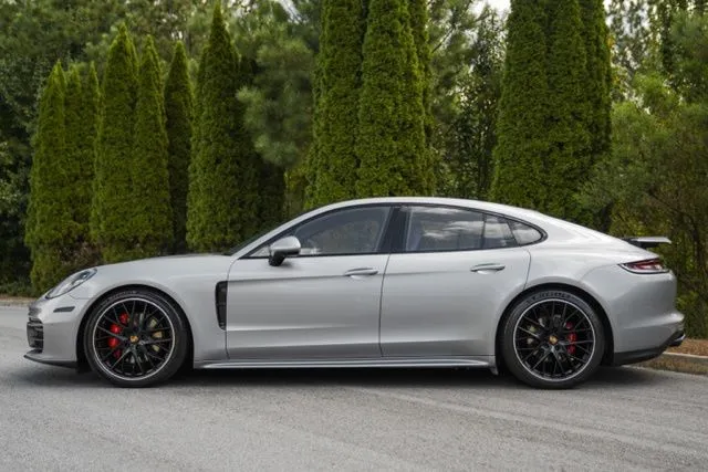 Porsche Panamera photo 5