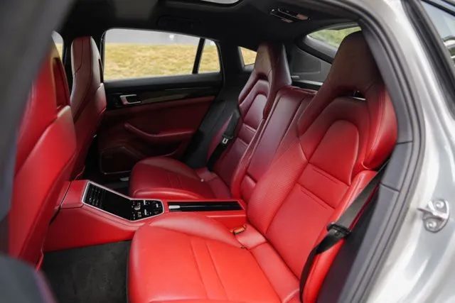 Porsche Panamera photo 33