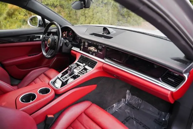 Porsche Panamera photo 22