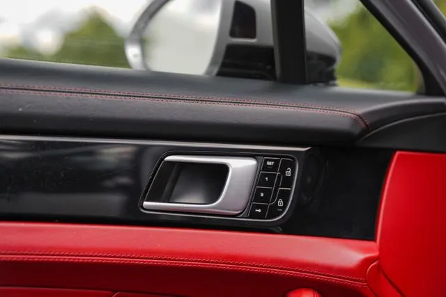 Porsche Panamera photo 37