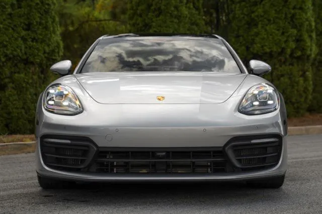Porsche Panamera photo 16