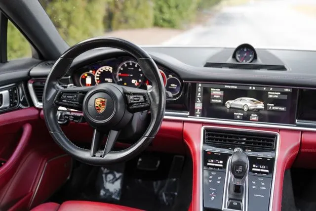 Porsche Panamera photo 23